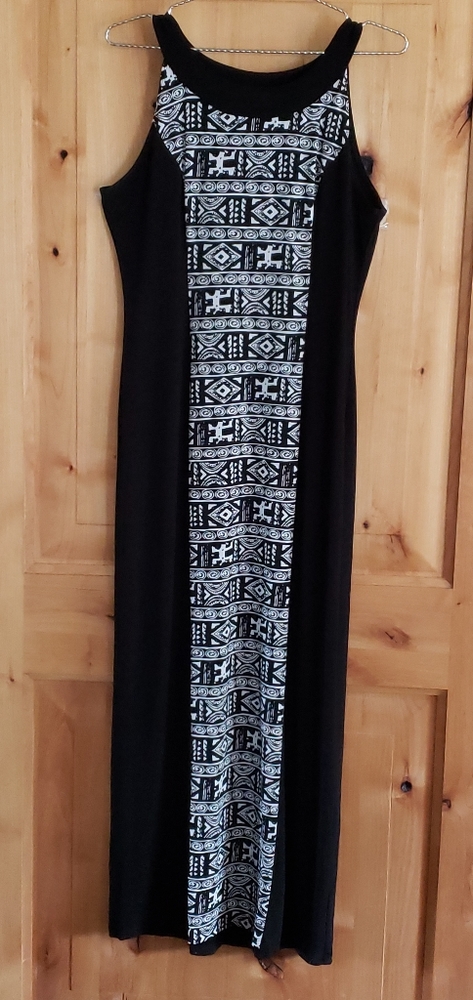 Black and White Sleeveless Maxi Dress